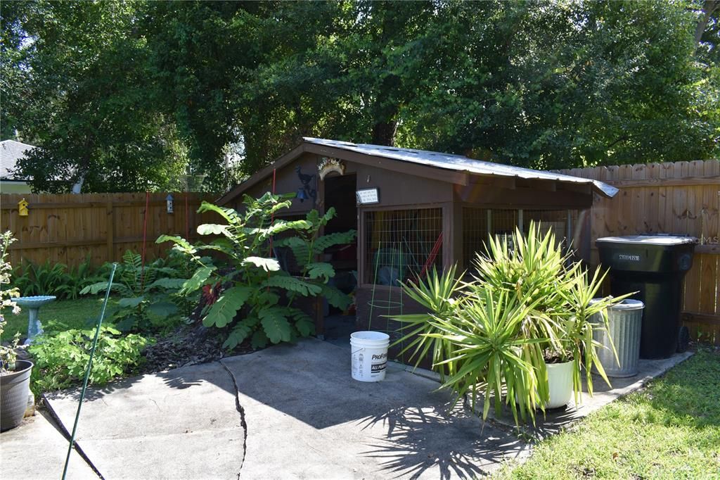For Sale: $349,900 (4 beds, 2 baths, 1605 Square Feet)