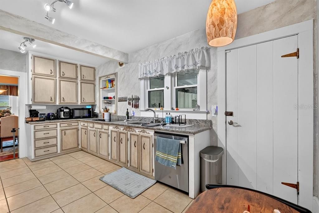 На продажу: $599,900 (3 спален, 3 ванн, 1947 Квадратных фут)