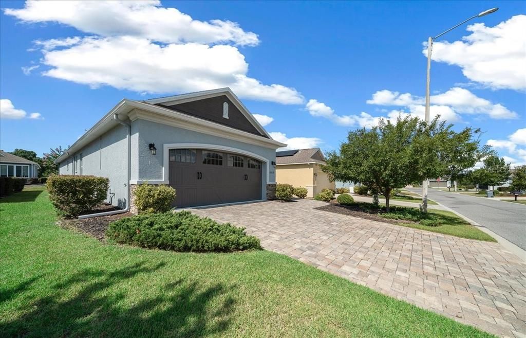 For Sale: $279,900 (2 beds, 2 baths, 1469 Square Feet)
