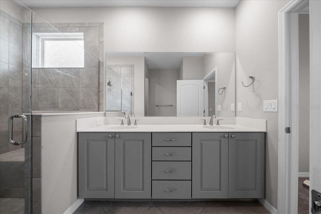 For Sale: $279,900 (2 beds, 2 baths, 1469 Square Feet)