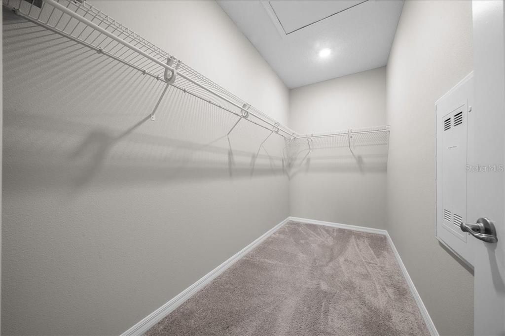 For Sale: $279,900 (2 beds, 2 baths, 1469 Square Feet)