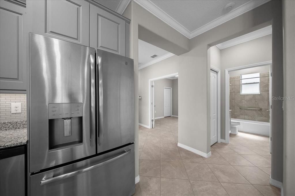 For Sale: $279,900 (2 beds, 2 baths, 1469 Square Feet)