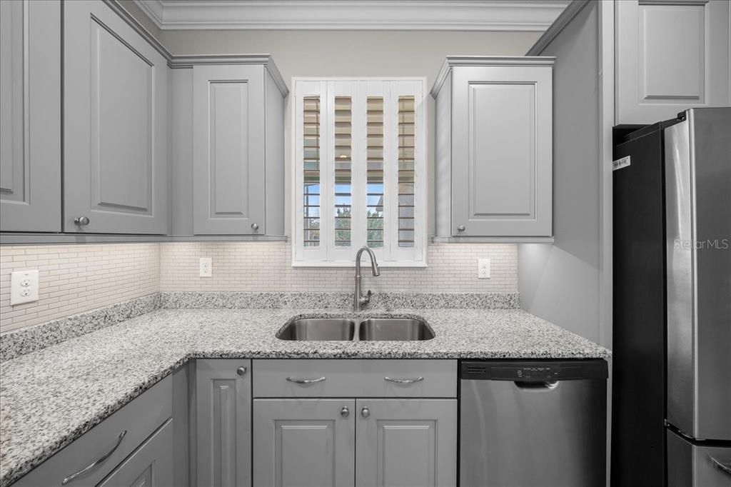 For Sale: $279,900 (2 beds, 2 baths, 1469 Square Feet)
