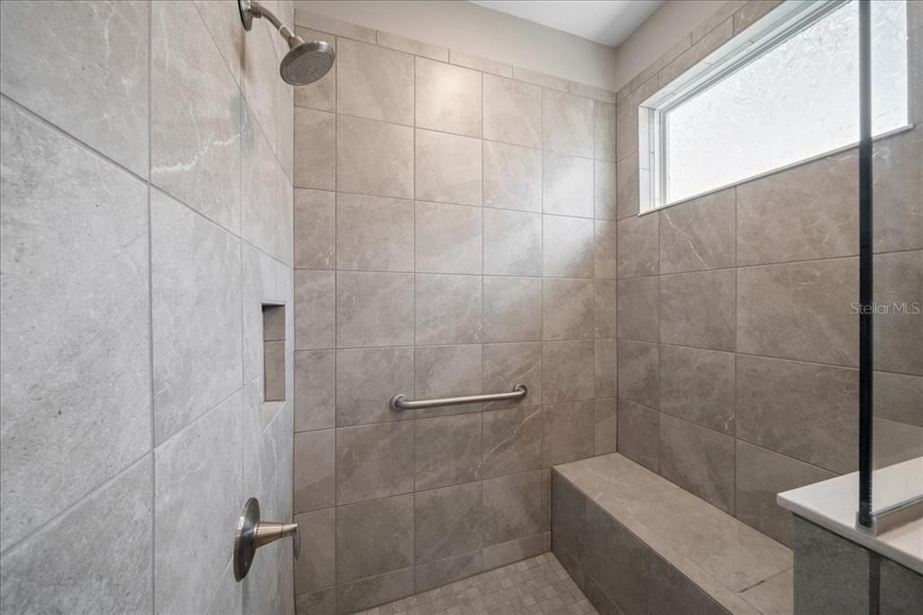 For Sale: $279,900 (2 beds, 2 baths, 1469 Square Feet)