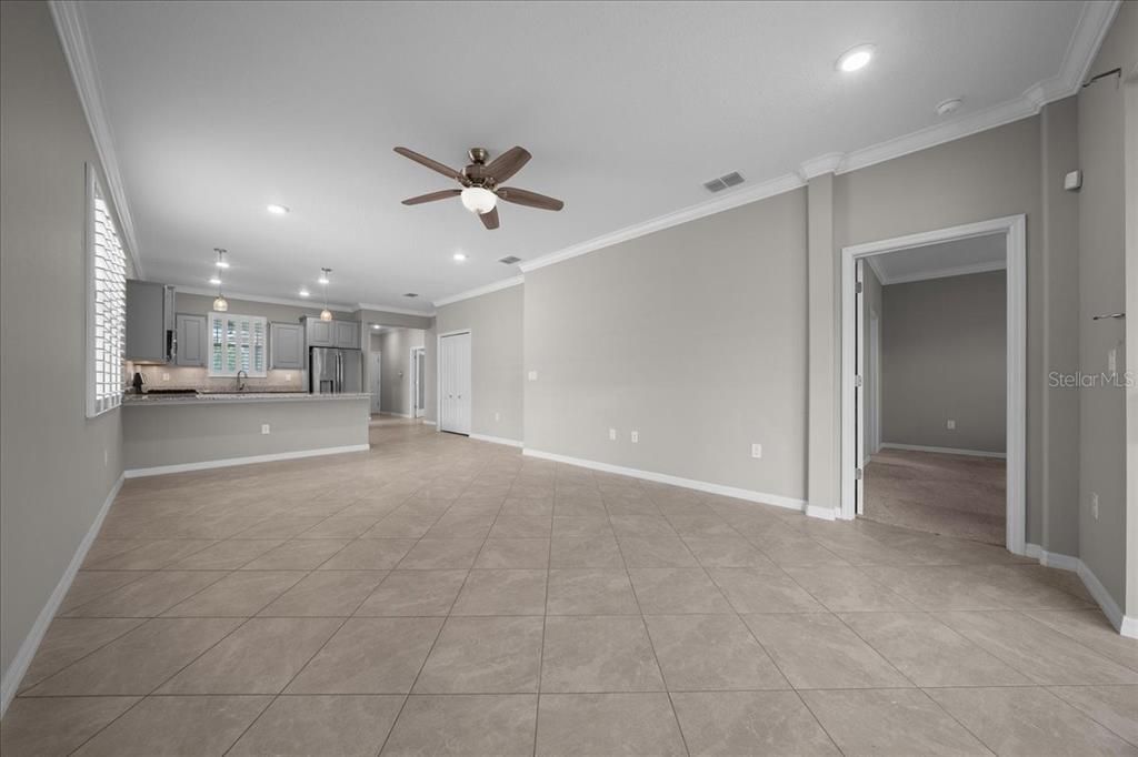For Sale: $279,900 (2 beds, 2 baths, 1469 Square Feet)