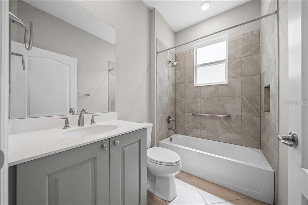 For Sale: $279,900 (2 beds, 2 baths, 1469 Square Feet)