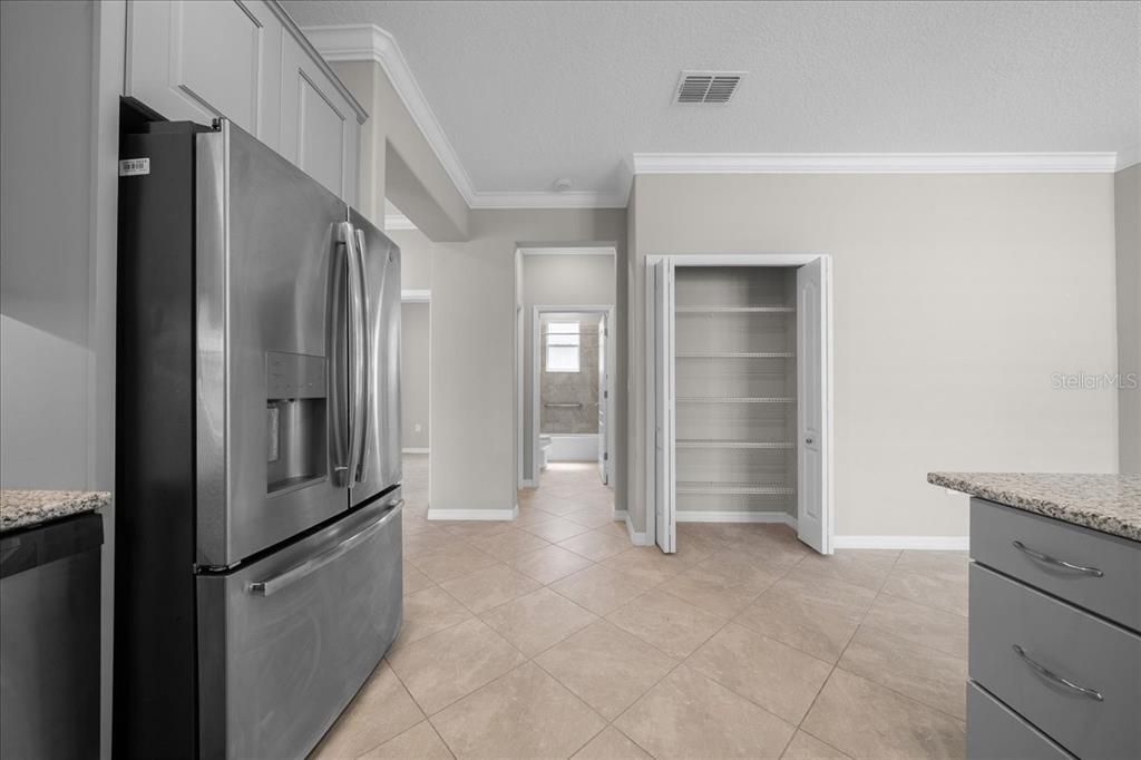 For Sale: $279,900 (2 beds, 2 baths, 1469 Square Feet)