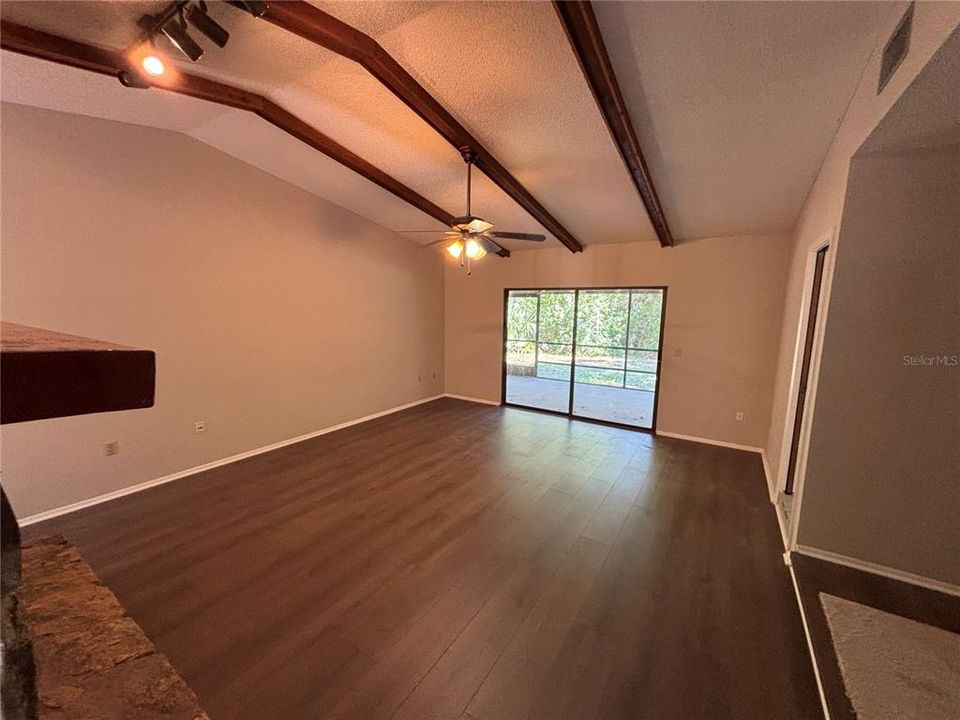 En Renta: $2,400 (3 camas, 2 baños, 1792 Pies cuadrados)