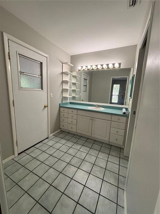En Renta: $2,400 (3 camas, 2 baños, 1792 Pies cuadrados)