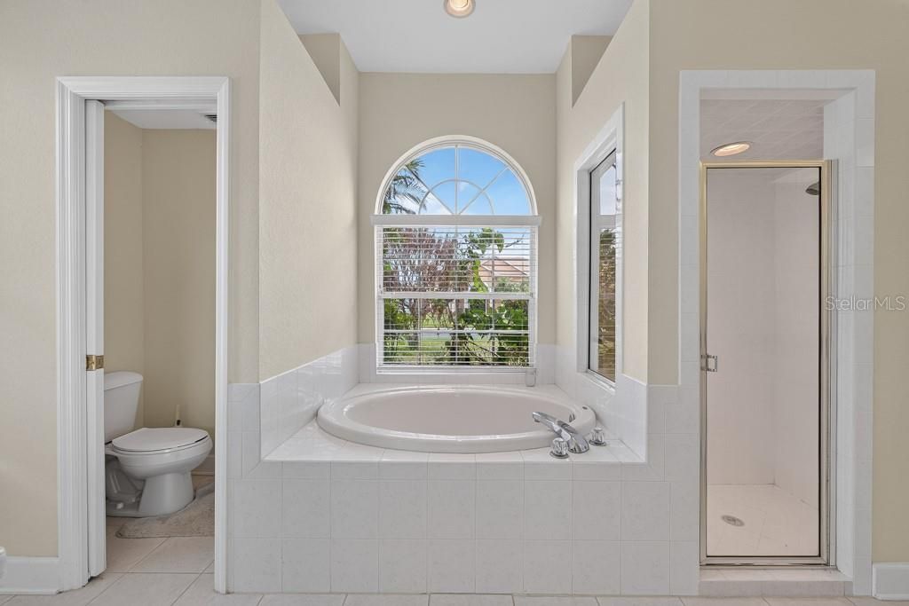 For Sale: $390,000 (4 beds, 3 baths, 2413 Square Feet)