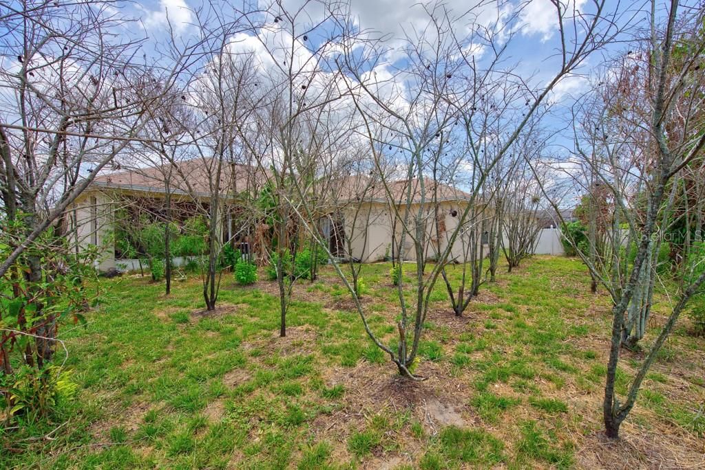 For Sale: $390,000 (4 beds, 3 baths, 2413 Square Feet)