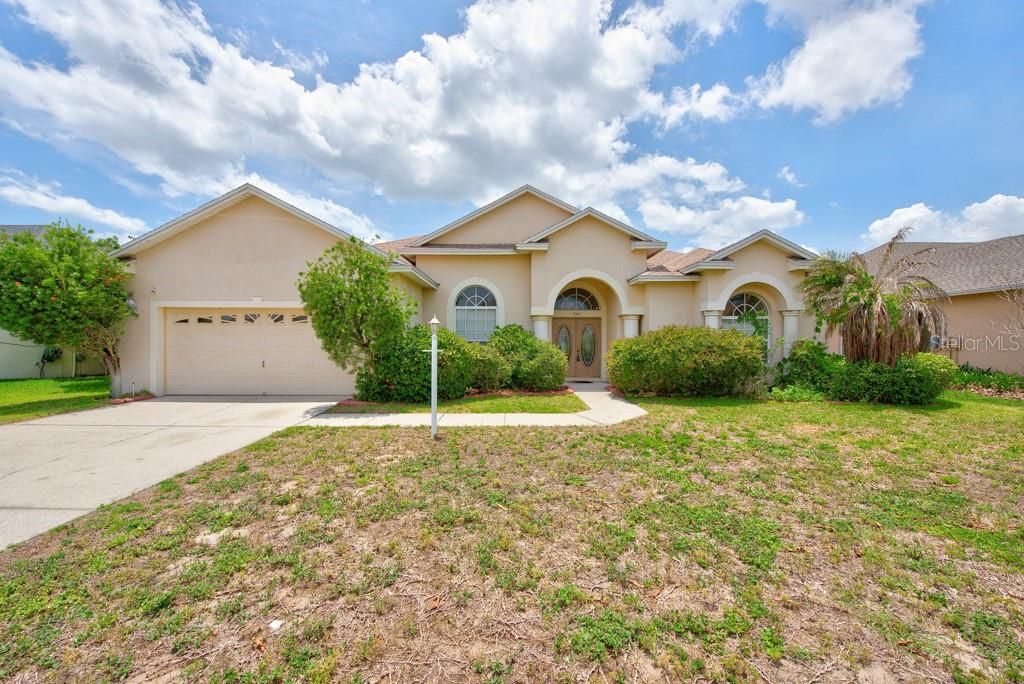 For Sale: $390,000 (4 beds, 3 baths, 2413 Square Feet)