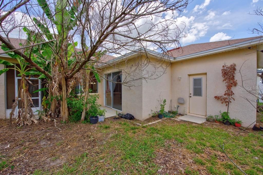 For Sale: $390,000 (4 beds, 3 baths, 2413 Square Feet)