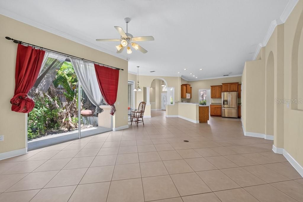 For Sale: $390,000 (4 beds, 3 baths, 2413 Square Feet)