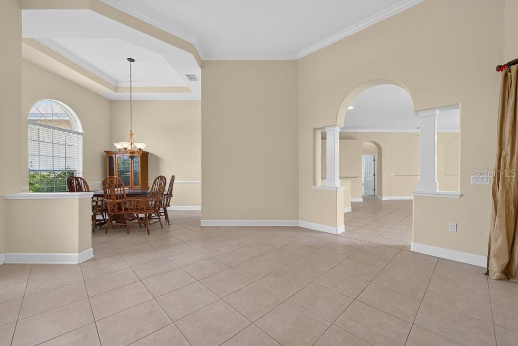 For Sale: $390,000 (4 beds, 3 baths, 2413 Square Feet)