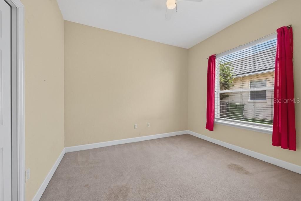 For Sale: $390,000 (4 beds, 3 baths, 2413 Square Feet)