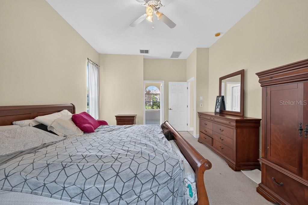 For Sale: $390,000 (4 beds, 3 baths, 2413 Square Feet)