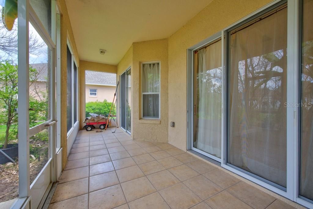 For Sale: $390,000 (4 beds, 3 baths, 2413 Square Feet)