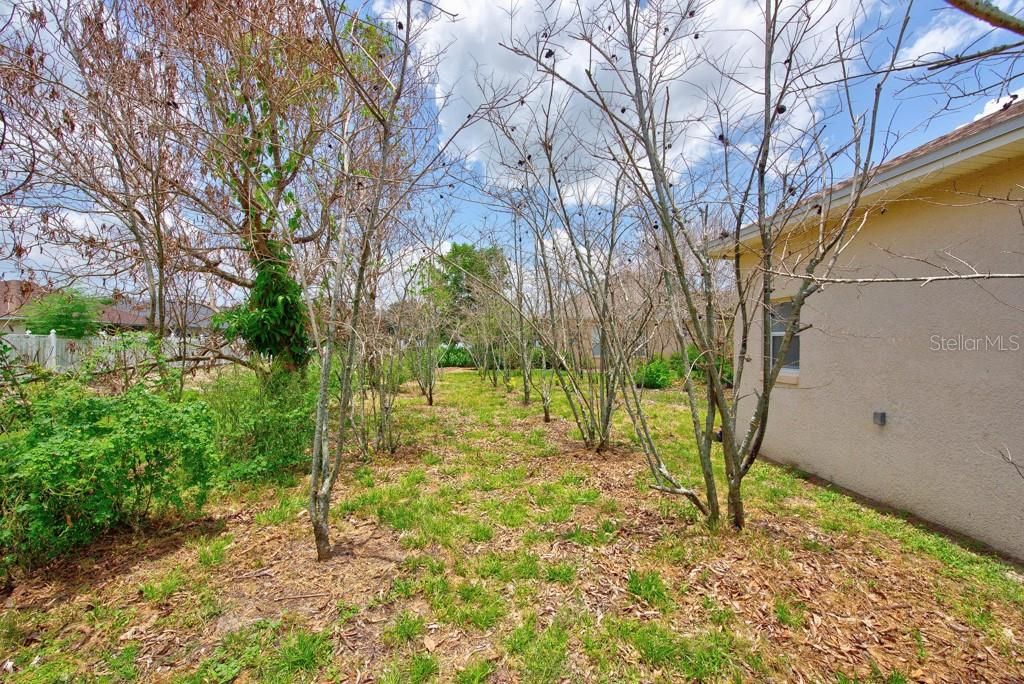 For Sale: $390,000 (4 beds, 3 baths, 2413 Square Feet)