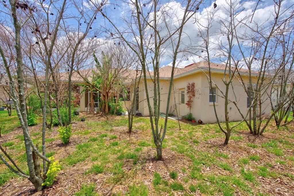 For Sale: $390,000 (4 beds, 3 baths, 2413 Square Feet)