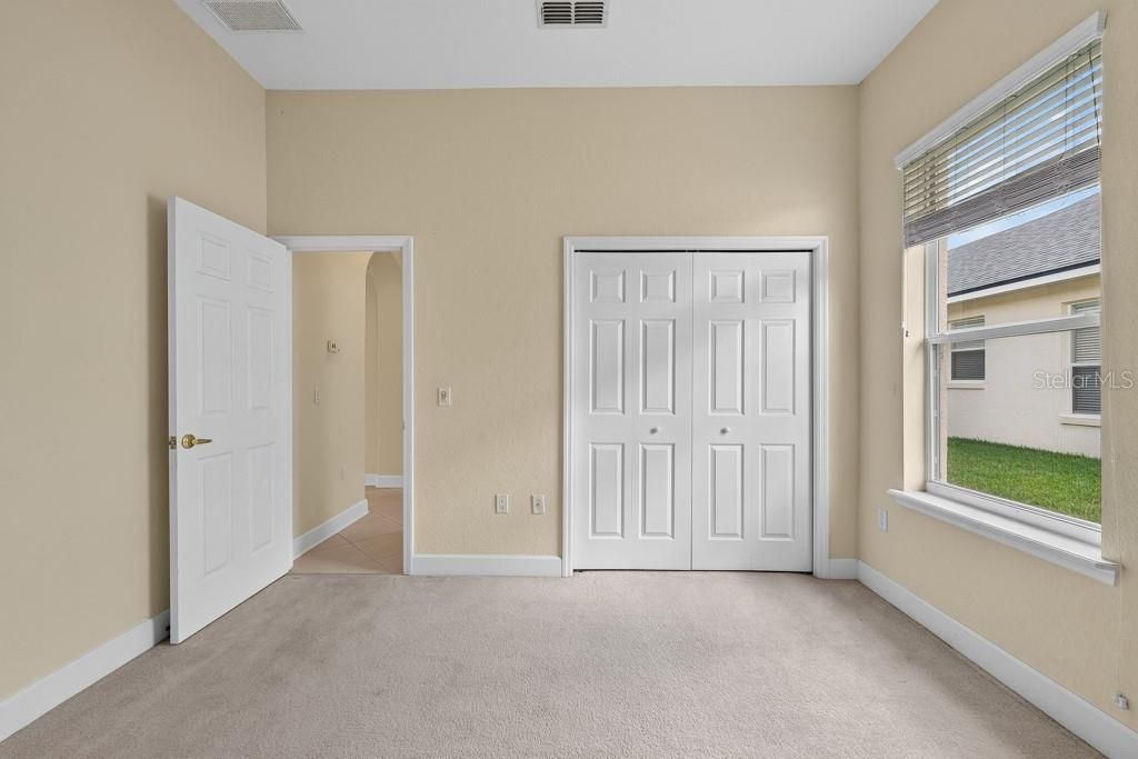 For Sale: $390,000 (4 beds, 3 baths, 2413 Square Feet)