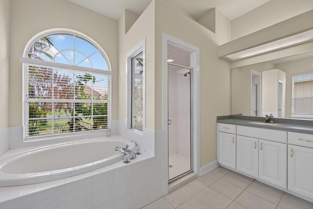 For Sale: $390,000 (4 beds, 3 baths, 2413 Square Feet)