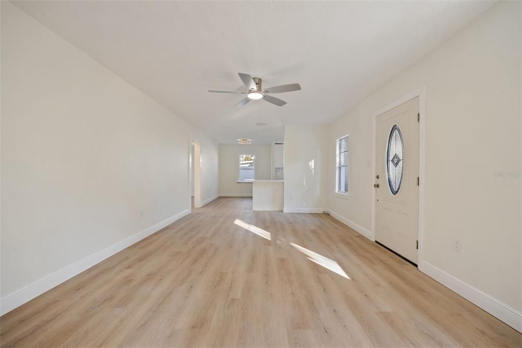 В аренду: $3,490 (3 спален, 2 ванн, 1330 Квадратных фут)
