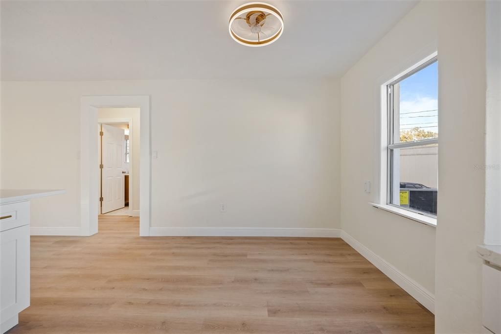 В аренду: $3,490 (3 спален, 2 ванн, 1330 Квадратных фут)