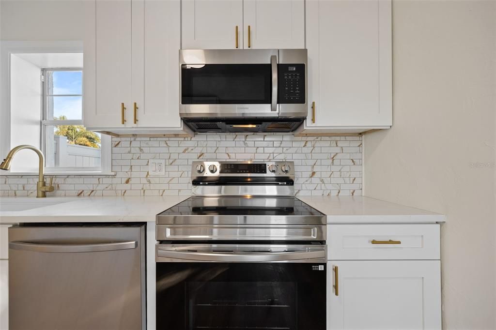 В аренду: $3,490 (3 спален, 2 ванн, 1330 Квадратных фут)