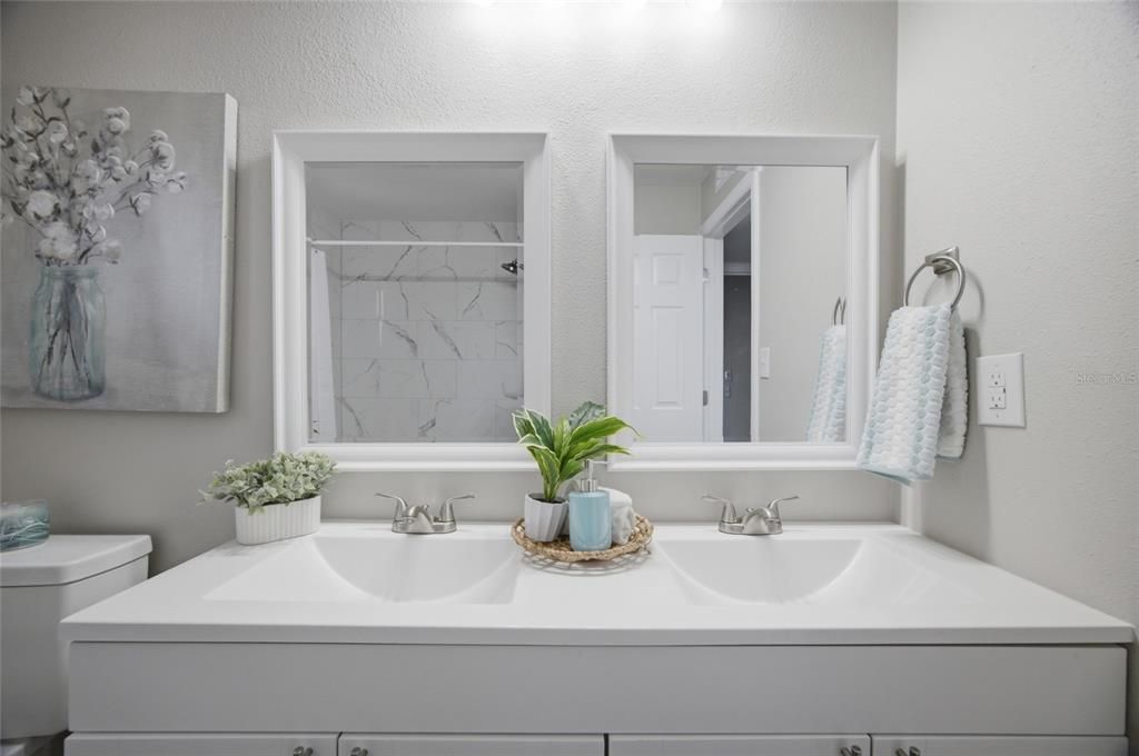 For Sale: $349,900 (3 beds, 2 baths, 1197 Square Feet)