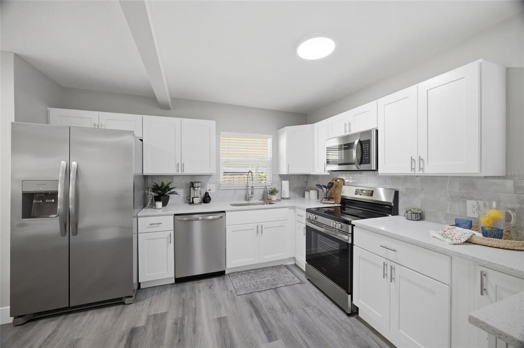 For Sale: $349,900 (3 beds, 2 baths, 1197 Square Feet)