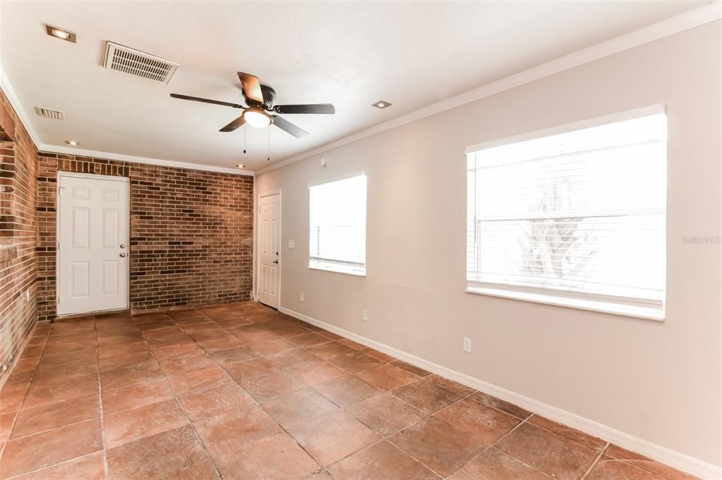 For Sale: $265,000 (3 beds, 2 baths, 1483 Square Feet)