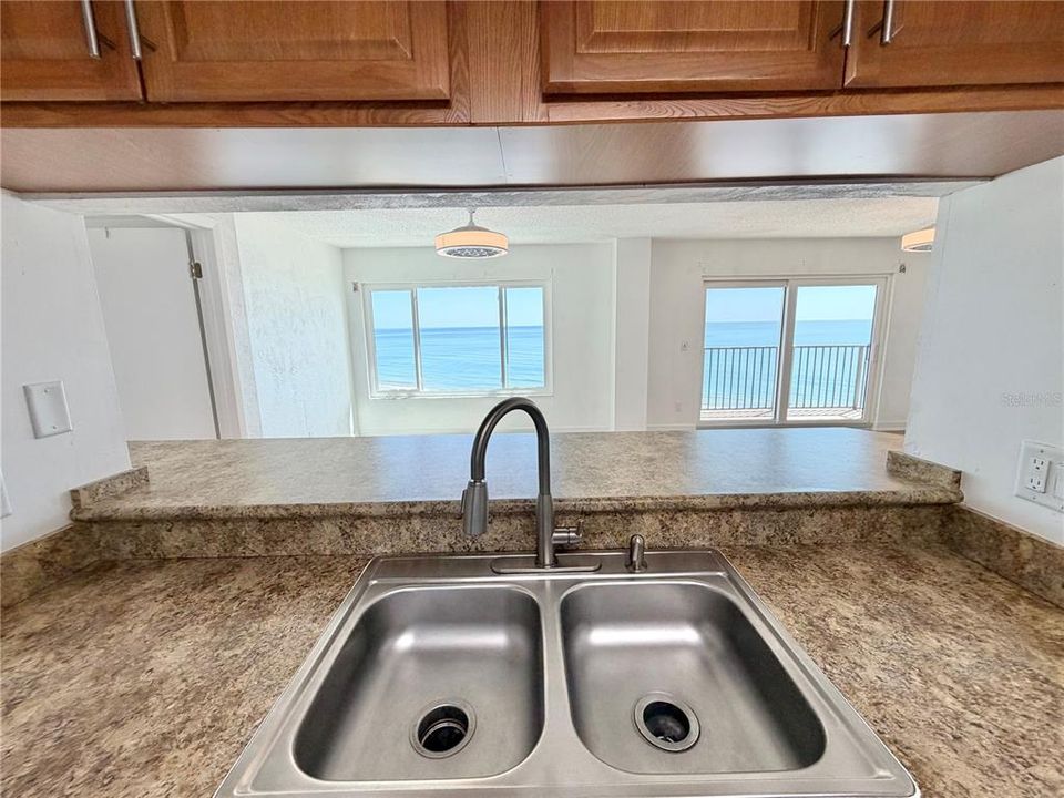For Rent: $2,200 (2 beds, 2 baths, 1331 Square Feet)
