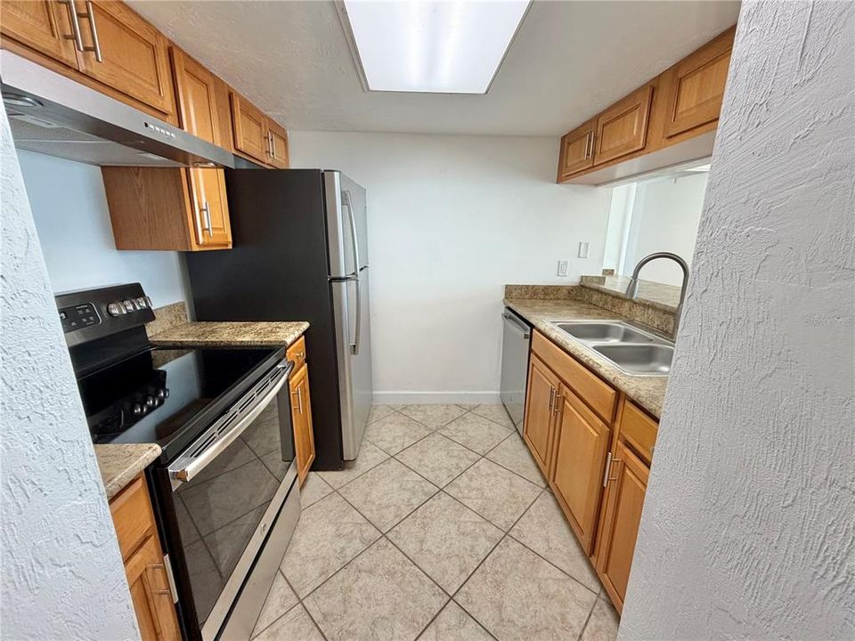For Rent: $2,200 (2 beds, 2 baths, 1331 Square Feet)