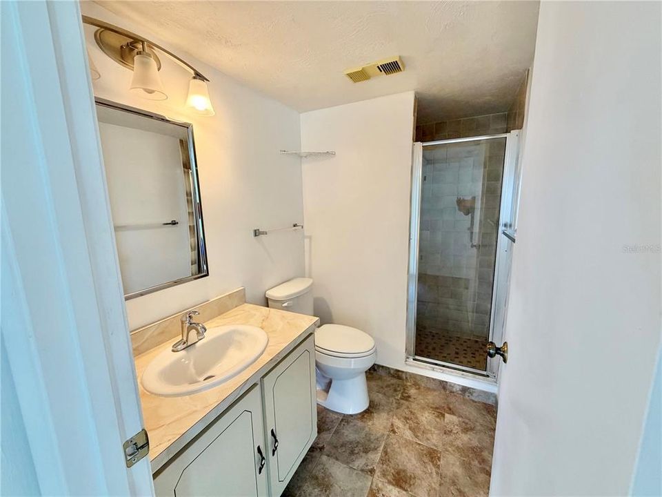 For Rent: $2,200 (2 beds, 2 baths, 1331 Square Feet)