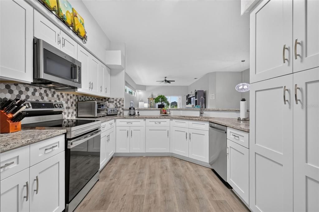 На продажу: $310,000 (3 спален, 2 ванн, 1630 Квадратных фут)