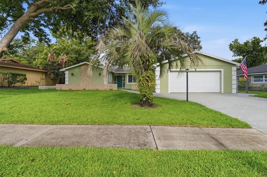 For Sale: $449,900 (4 beds, 2 baths, 1849 Square Feet)