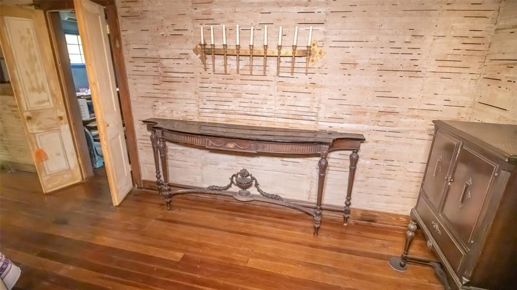 На продажу: $375,000 (10 спален, 2 ванн, 6111 Квадратных фут)