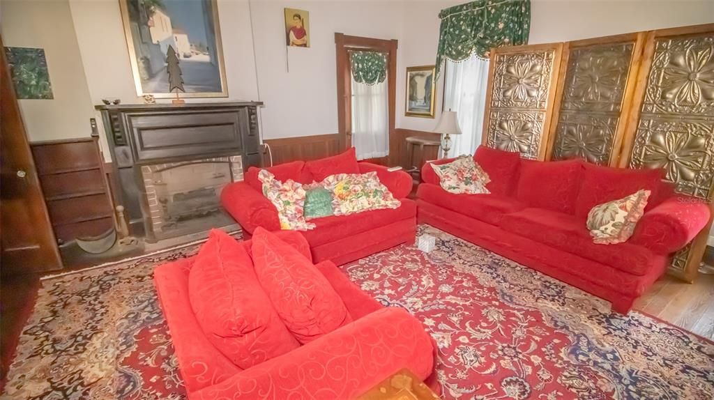 На продажу: $375,000 (10 спален, 2 ванн, 6111 Квадратных фут)