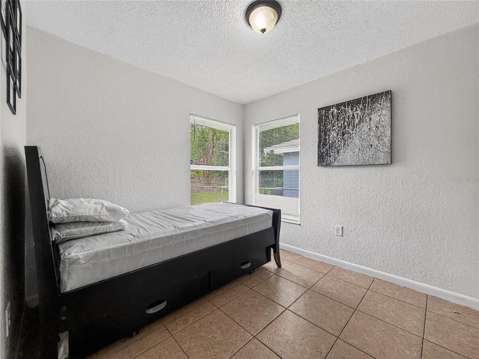 En Venta: $240,000 (3 camas, 2 baños, 1045 Pies cuadrados)