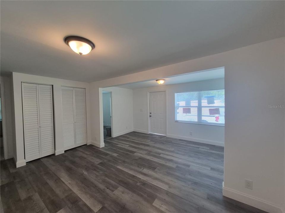 For Sale: $149,900 (2 beds, 1 baths, 783 Square Feet)