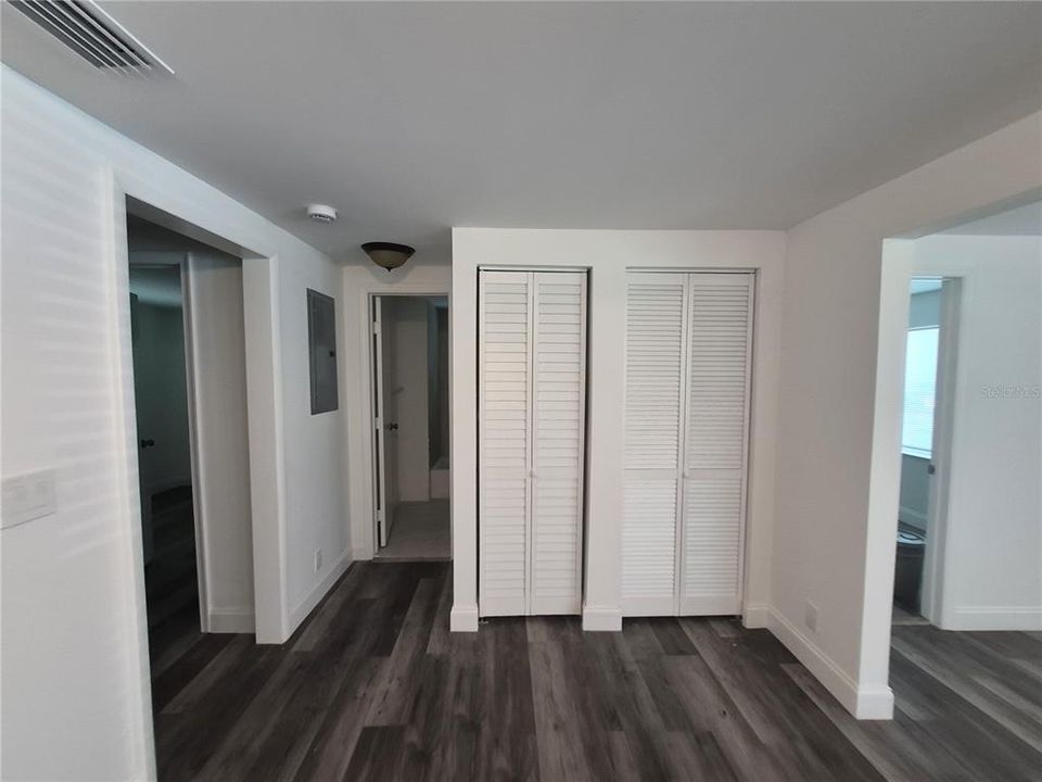 For Sale: $149,900 (2 beds, 1 baths, 783 Square Feet)