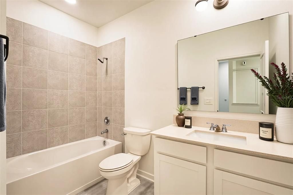 En Venta: $337,000 (4 camas, 3 baños, 1944 Pies cuadrados)