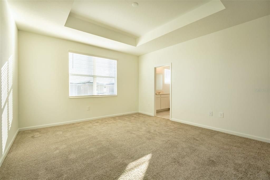 En Venta: $337,000 (4 camas, 3 baños, 1944 Pies cuadrados)