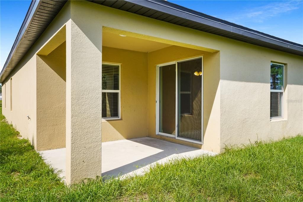 На продажу: $309,900 (5 спален, 3 ванн, 1975 Квадратных фут)
