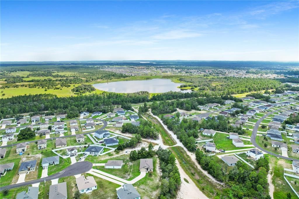 На продажу: $309,900 (5 спален, 3 ванн, 1975 Квадратных фут)