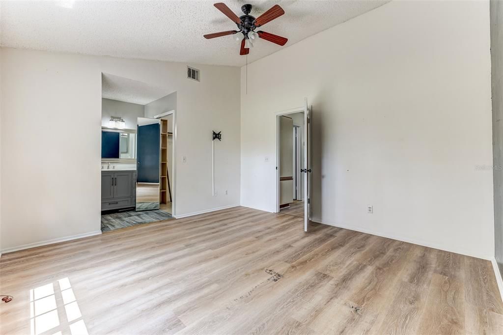 En Venta: $295,000 (3 camas, 2 baños, 1406 Pies cuadrados)