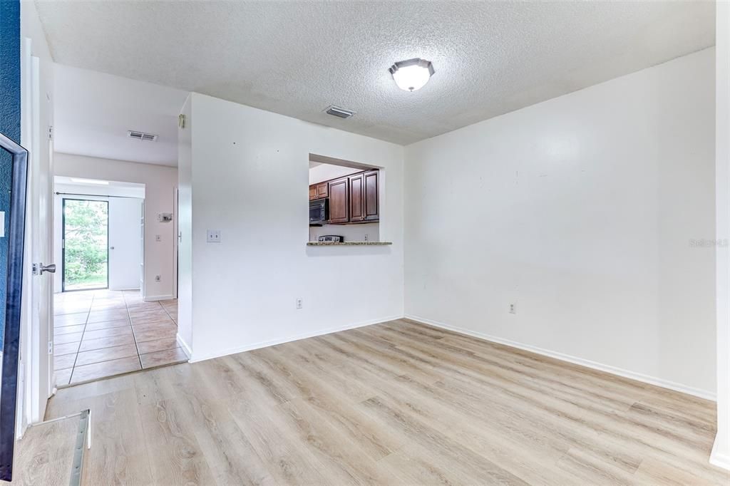 En Venta: $295,000 (3 camas, 2 baños, 1406 Pies cuadrados)