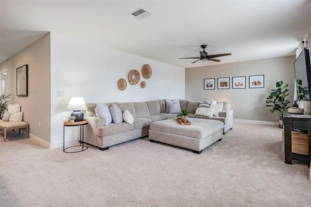 For Sale: $749,990 (4 beds, 2 baths, 3269 Square Feet)