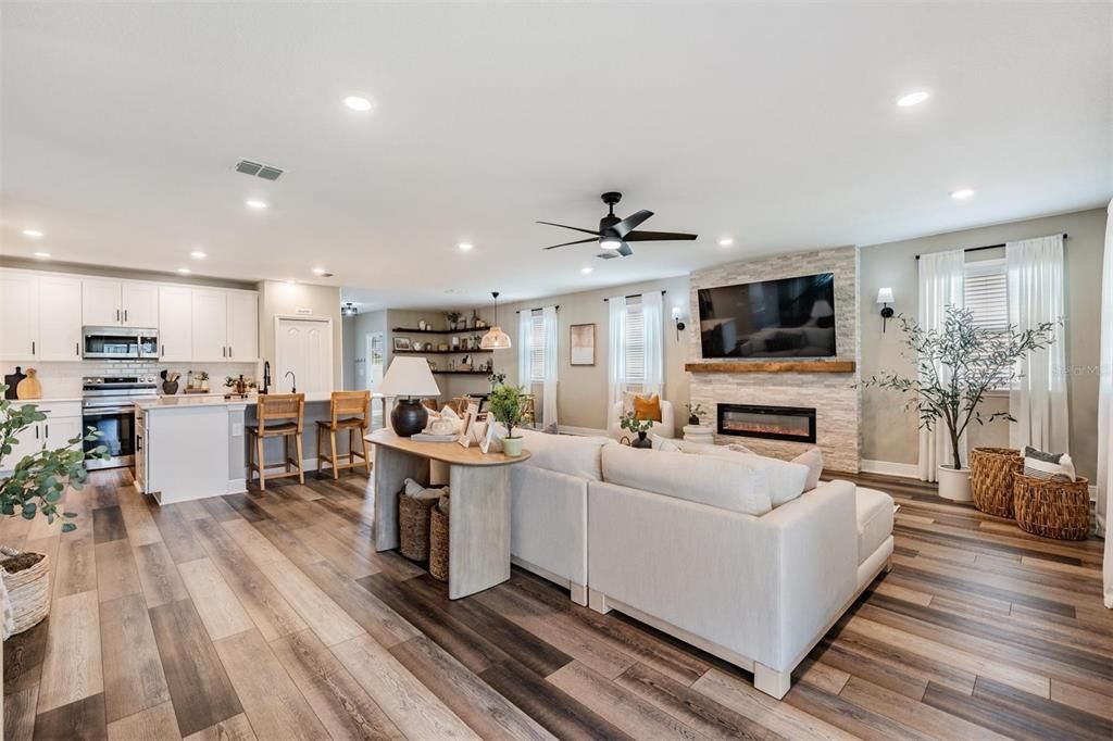 For Sale: $749,990 (4 beds, 2 baths, 3269 Square Feet)